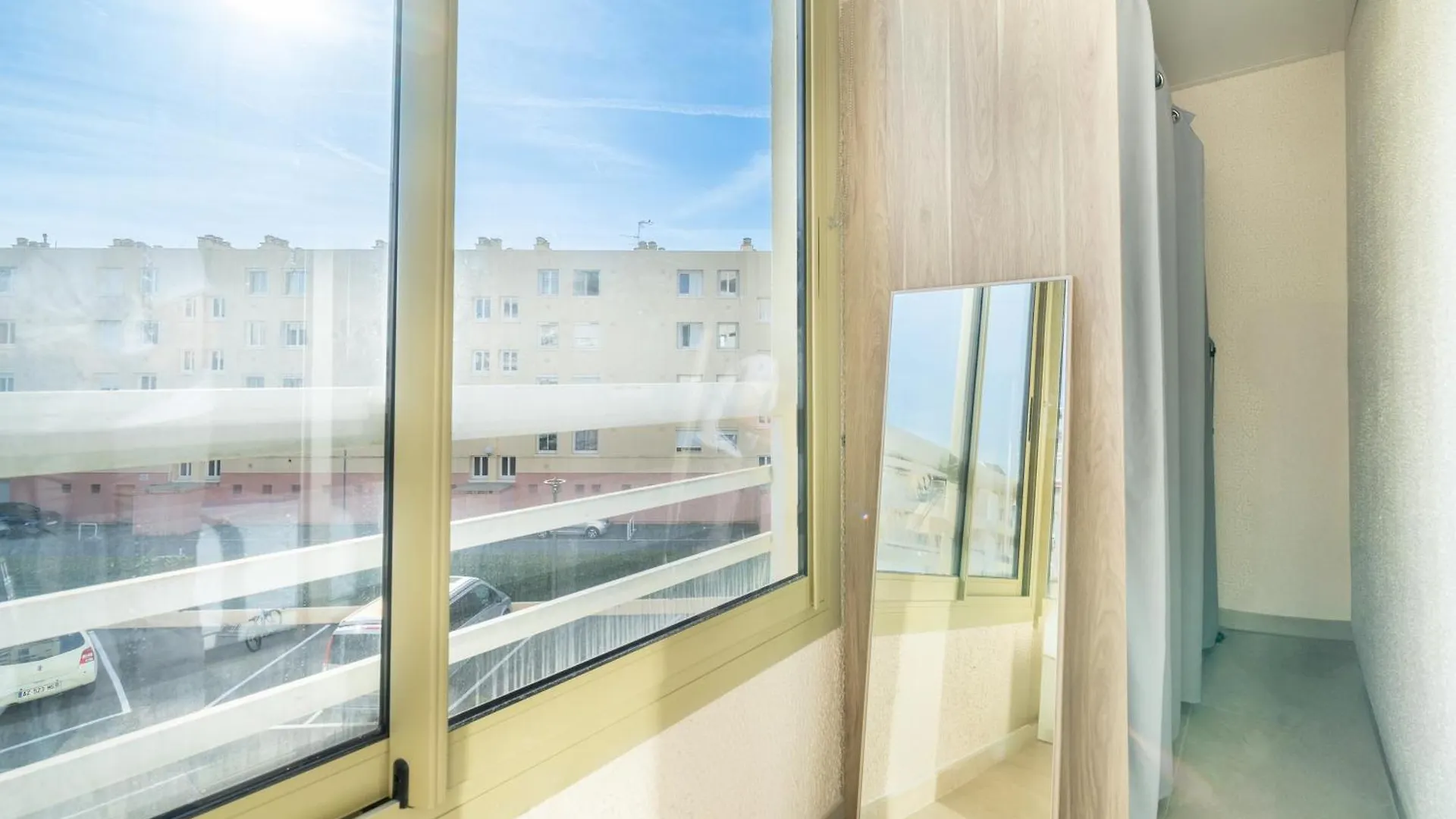 2 Pieces Calme Proche De La Mer Parking En Sous-Sol Cagnes-sur-Mer